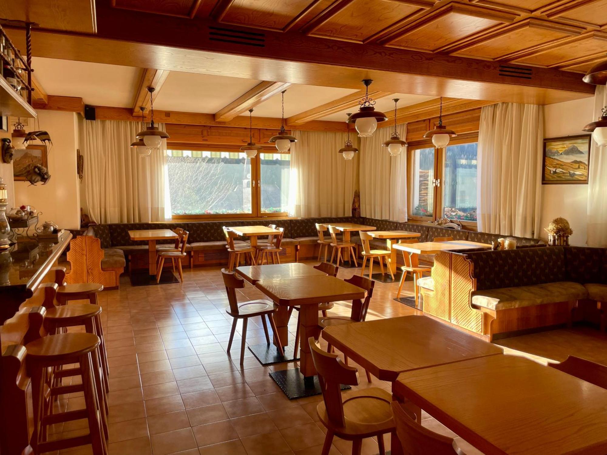 Hotel Oasi Сан-Вито-ди-Кадоре Экстерьер фото
